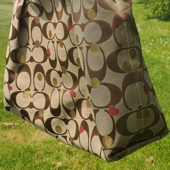 ♻️DONATED ♻️ Coach (Heart) Poppy Handbag - Picture 9 of 13